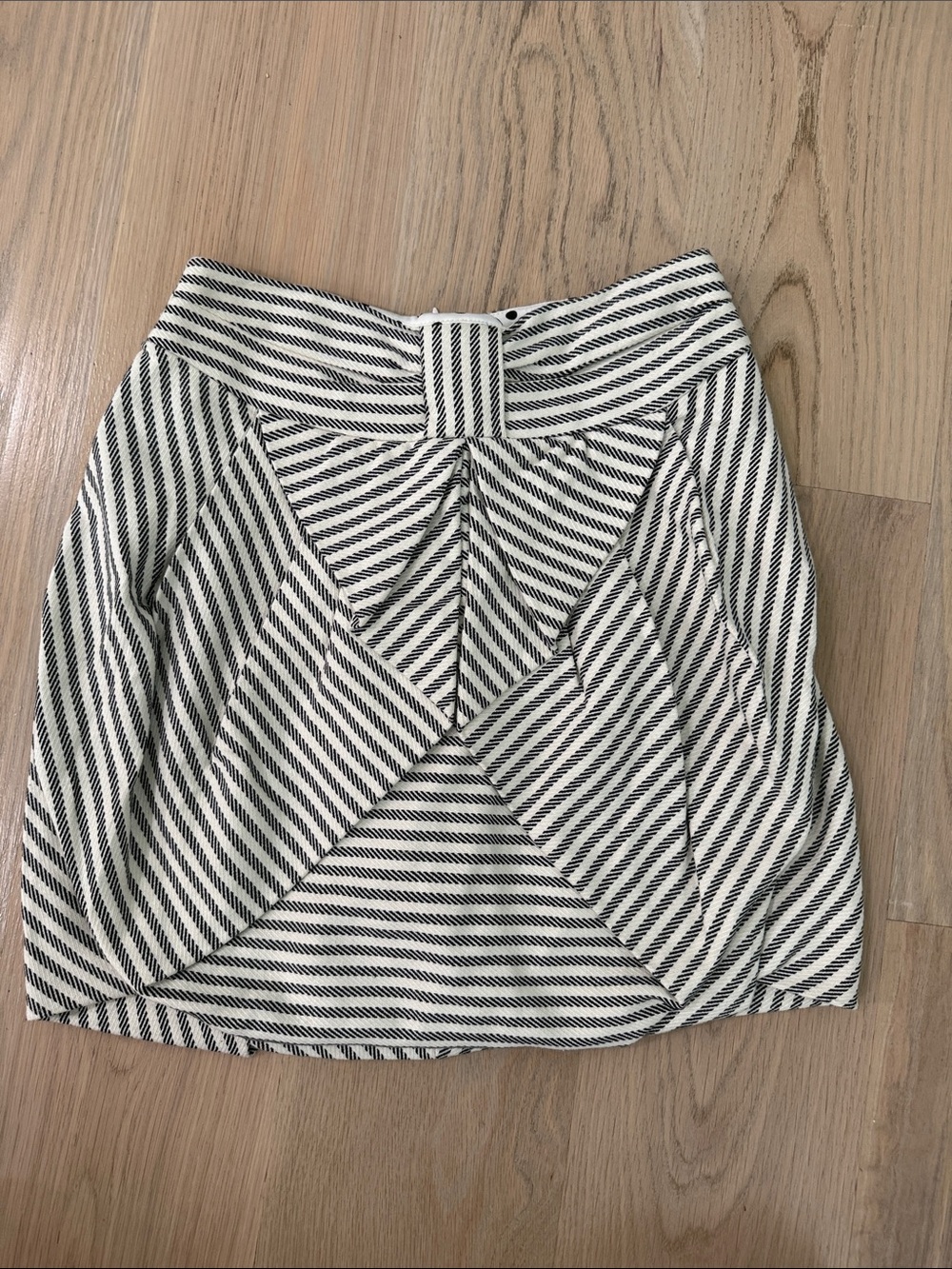 Eva Franco Striped Geometric Pleated A-Line Mini Skirt Polka Dot Lining 4
